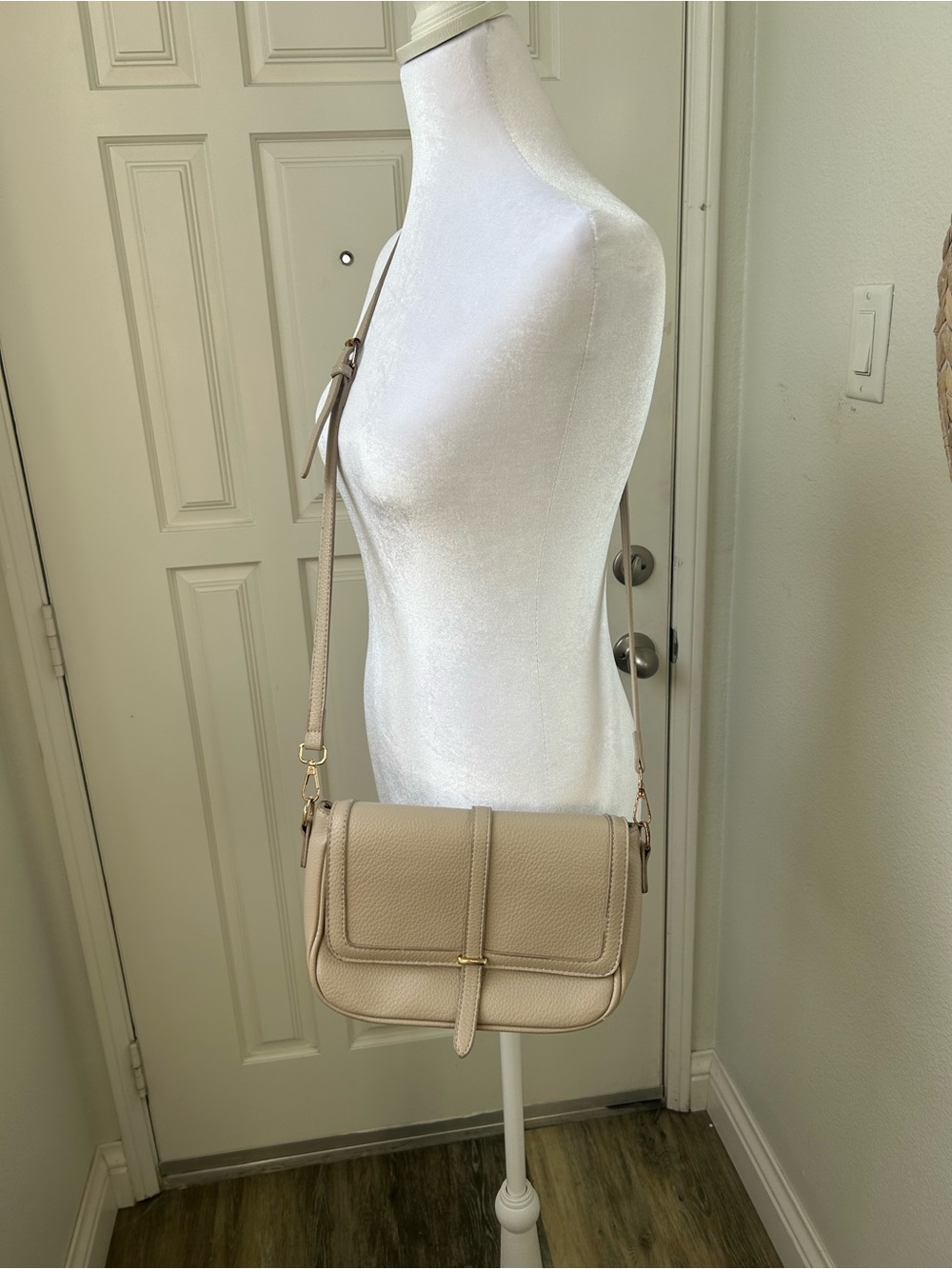 Beige Minimalist Crossbody Bag Gold Hardware Quiet Luxury Style
